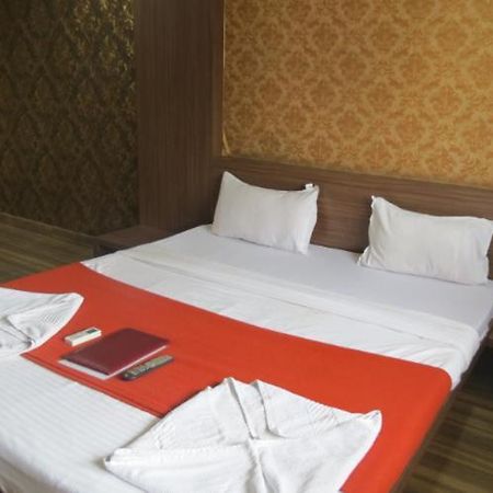 Hotel Vikrant Palace Solapur Eksteriør bilde