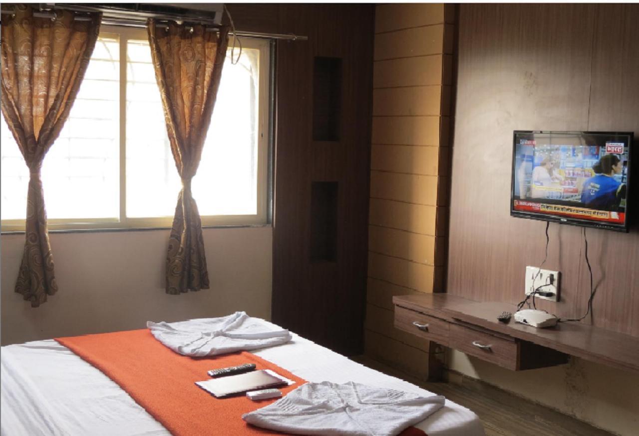 Hotel Vikrant Palace Solapur Eksteriør bilde